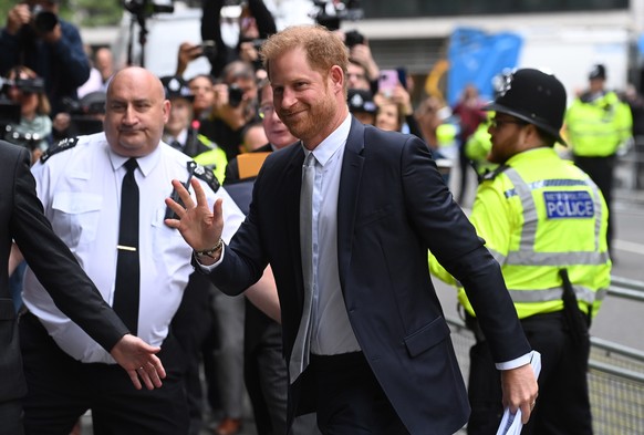 epa10677057 Britain's Prince Harry arrives at the High Court in London, UK, 07 June 2023. Prince Harry will testify by telephone against the Mirror Group Newspapers.  T...