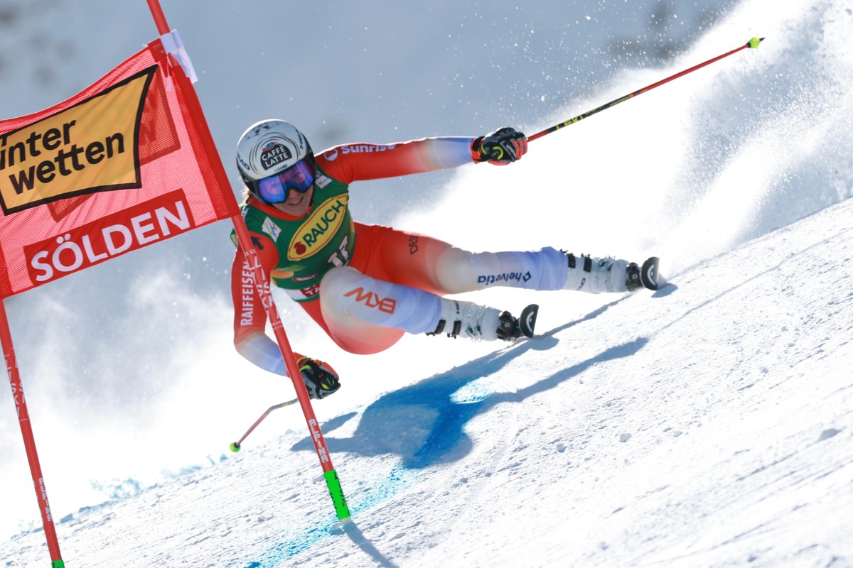 Switzerland's Wendy Holdener competes in an alpine ski, women's World Cup giant slalom, in Soelden, Austria, Saturday, Oct. 24, 2026. (AP Photo/Alessandro Trovati)
Wendy Holdener
