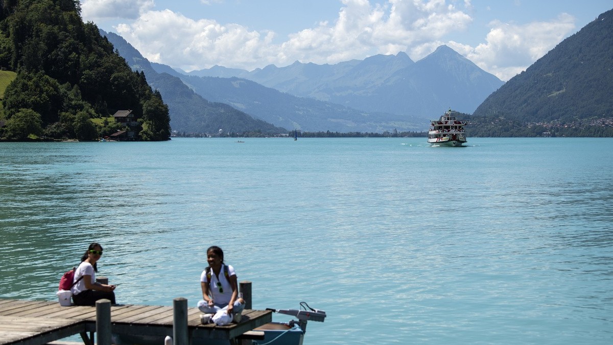 Milit-rflugplatz-Meiringen-BE-Mehrere-Tausend-Liter-Diesel-gelangen-in-Brienzersee