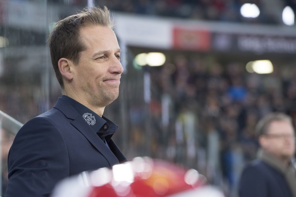 Cheftrainer Antti Toermaenen reagiert waehrend dem Swiss Ice Hockey Cup halbfinale zwischen den HC Biel und dem HC Davos, am Donnerstag, 4. Januar 2018, in der Tissot Arena in Biel. (KEYSTONE/Anthony  ...