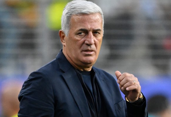 Algeria head coach Vladimir Petkovic looks on during the World Cup Group J soccer match against Jordan in Santa Clara, Calif., near San Francisco, Monday, June 22, 2026. (AP Photo/Eakin Howard)
Vladim ...