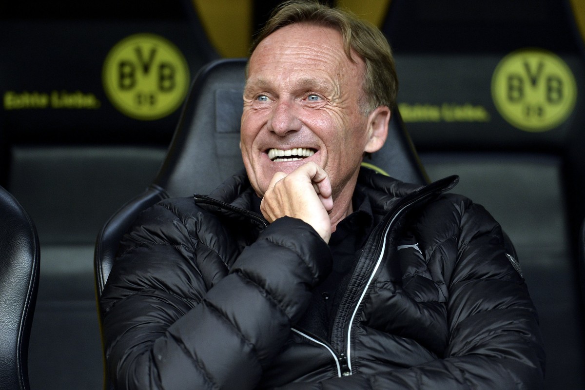 epa06126870 Dortmund's CEO Hans-Joachim Watzke prior to the German Supercup soccer match between Borussia Dortmund and FC Bayern Munich in Dortmund, Germany, 05 August 2017. EPA/SASCHA STEINBACH  ...