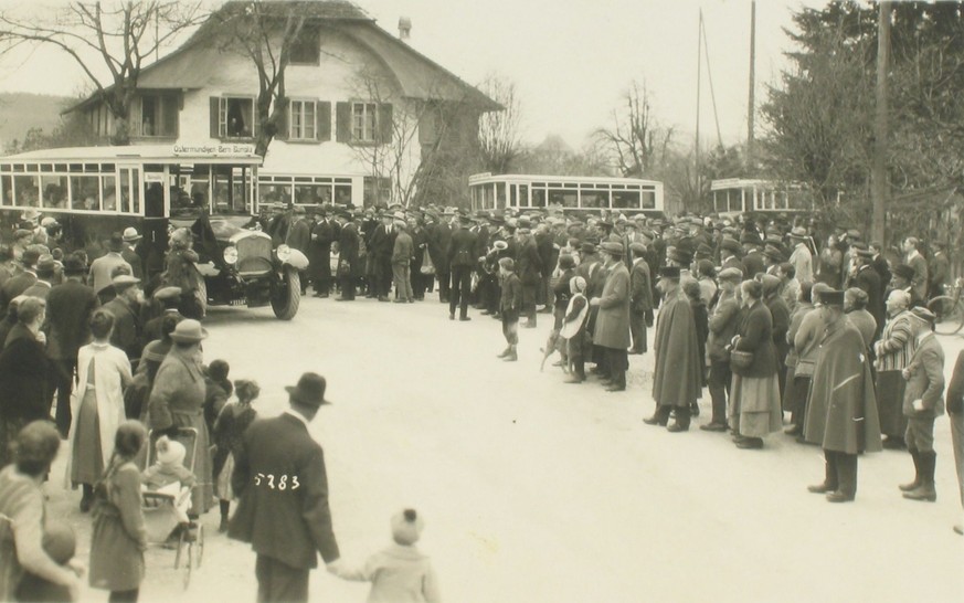 15. November 1924: Ankunft der ersten Omnibusse in Bümpliz.