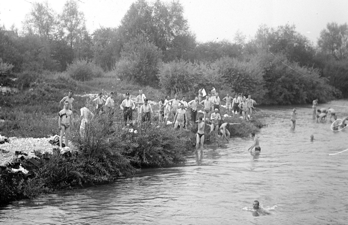 Die Hygiene der Truppe war im Ersten Weltkrieg im Vergleich mit früheren Konflikten stark verbessert worden. Erstmals starben weltweit mehr Soldaten durch Kampfhandlungen als an Krankheiten.