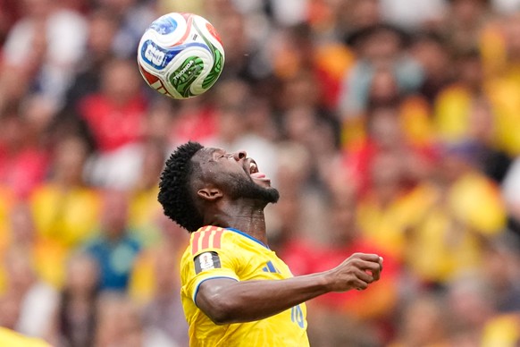 <p>Kolumbiens Jefferson Lerma schreit den Ball an, weil der partout nicht ins Tor geht. Doch es nützt alles nichts …</p>