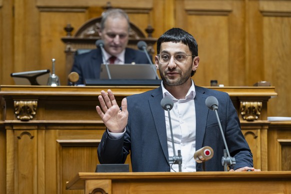 Hasan Candan, SP-LU, spricht vor Nationalratspraesident Pierre-Andre Page, SVP-FR, zur Grossen Kammer, an der Sommersession der Eidgenoessischen Raete, am Donnerstag, 18. Juni 2026 im Nationalrat in B ...