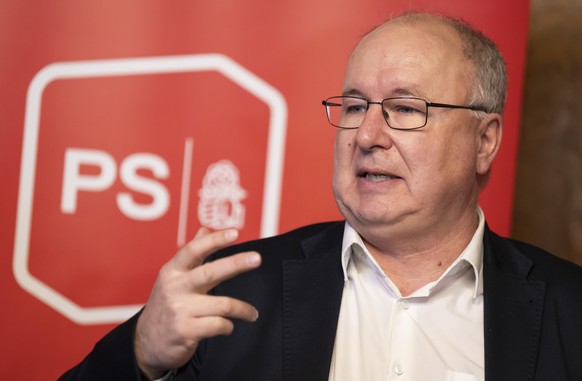 Pierre-Yves Maillard, Nationalrat VD, Praesident Schweizerischer Gewerkschaftsbund, spricht waehrend einem Point de Presse der SP zur Reform der beruflichen Vorsorge, am Donnerstag, 12. Januar 2023 im ...