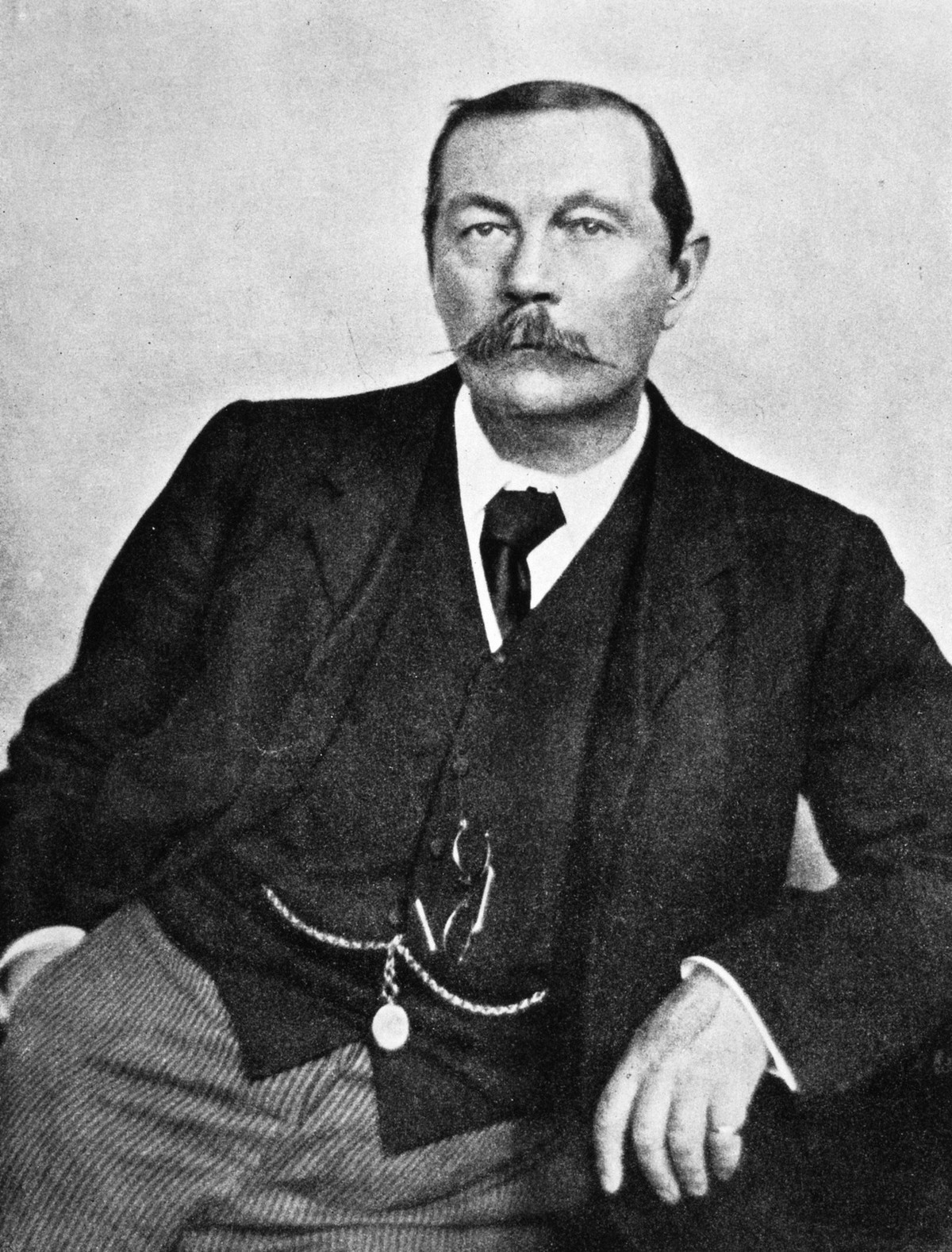 SIR ARTHUR CONAN DOYLE 1859-1930. British physician and writer. PUBLICATIONxNOTxINxUSAxCANxUKxFRAxESPxJPN Copyright: xGRANGERx/xGRANGERx 0005154