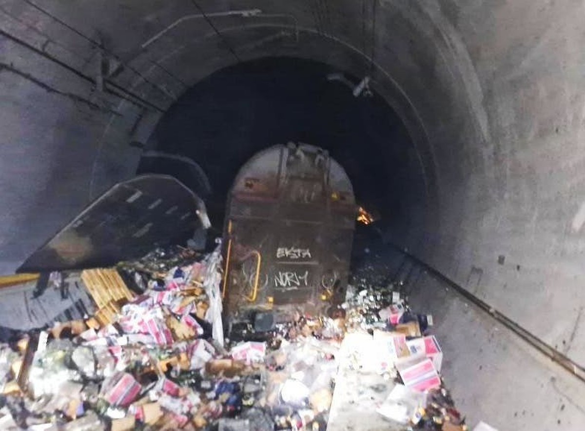 Dégâts importants : train déraillé dans le tunnel de base du Gothard.