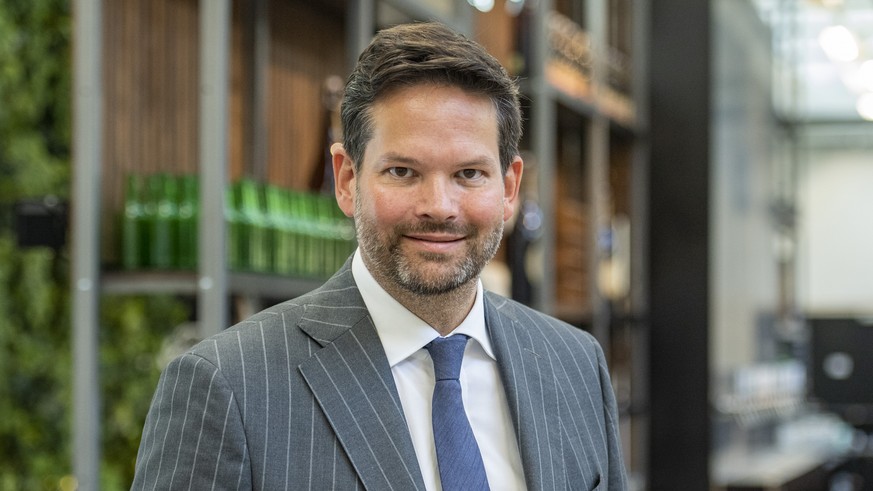 Der Oesterreichische EU Schweiz-Beauftragte des Europaparlaments, Lukas Mandl anlaesslich der Delegiertenversammlung der Die Mitte Partei der Schweiz vom Samstag, 11. September 2021 in Zug. (KEYSTONE/ ...