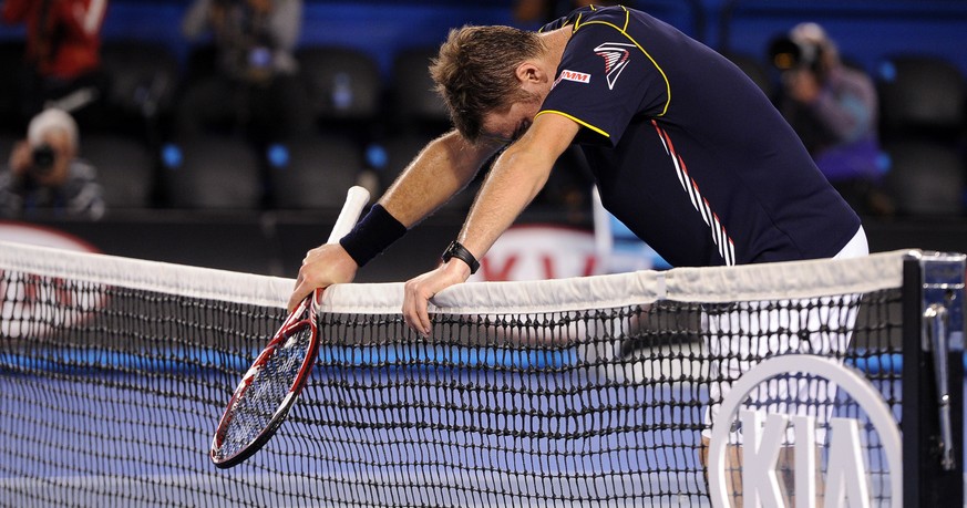 10:12 im fünften Satz: Der niedergeschlagene Wawrinka nach dem Out gegen Djokovic. Doch nach der ersten Enttäuschung wird ihm bewusst, dass er alle Möglichkeiten hat, die Favoriten zu stürzen.