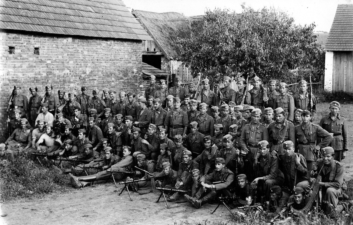 Soldaten der Leibwachen-Brigade des Poglavnik, einer Eliteeinheit der Ustascha-Miliz.
