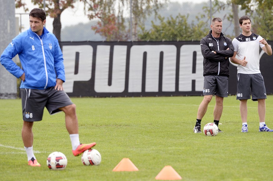 Blicken wieder gemeinsam in die gleiche Richtung: Vero Salatic und Trainer Michael Skibbe (Zweiter von rechts).