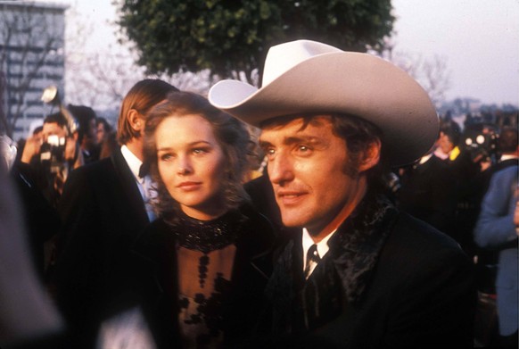 June 7, 2006 - DENNIS HOPPER WITH MICHELLE PHILLIPS AT ACADEMY AWARDS OSCAR 1972.