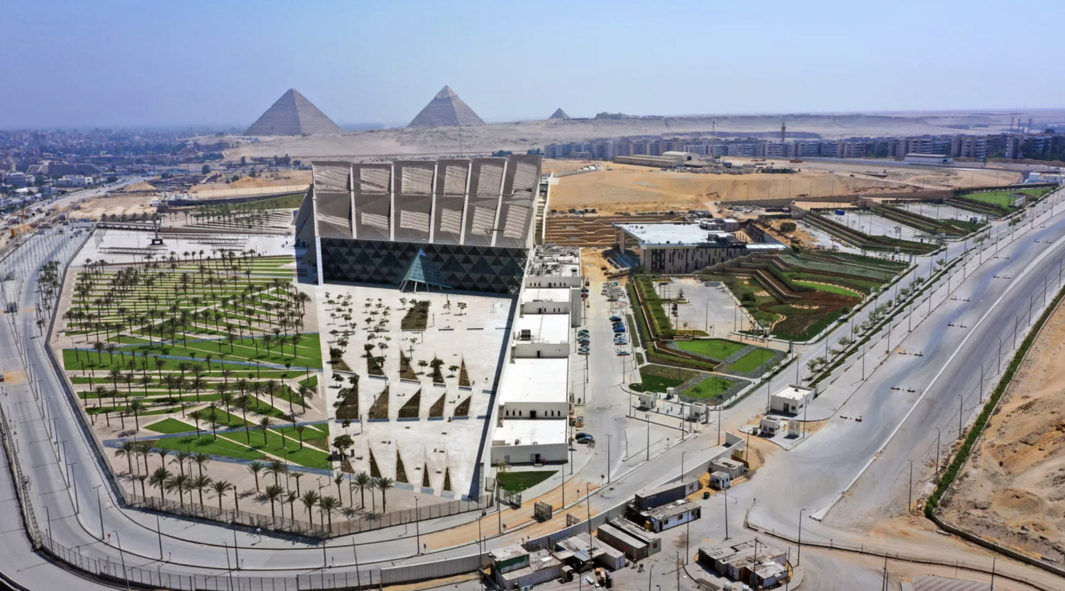 Aussenansicht des Grand Egyptian Museum.