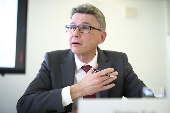 Regierungsrat Dieter Egli spricht bei der Medienkonferenz bei einem Besuch des Ausbildungszentrum der Swiss Logistics anlaesslich einer Praesentation der "Kooperation Arbeitsmarkt" vom Amt f ...