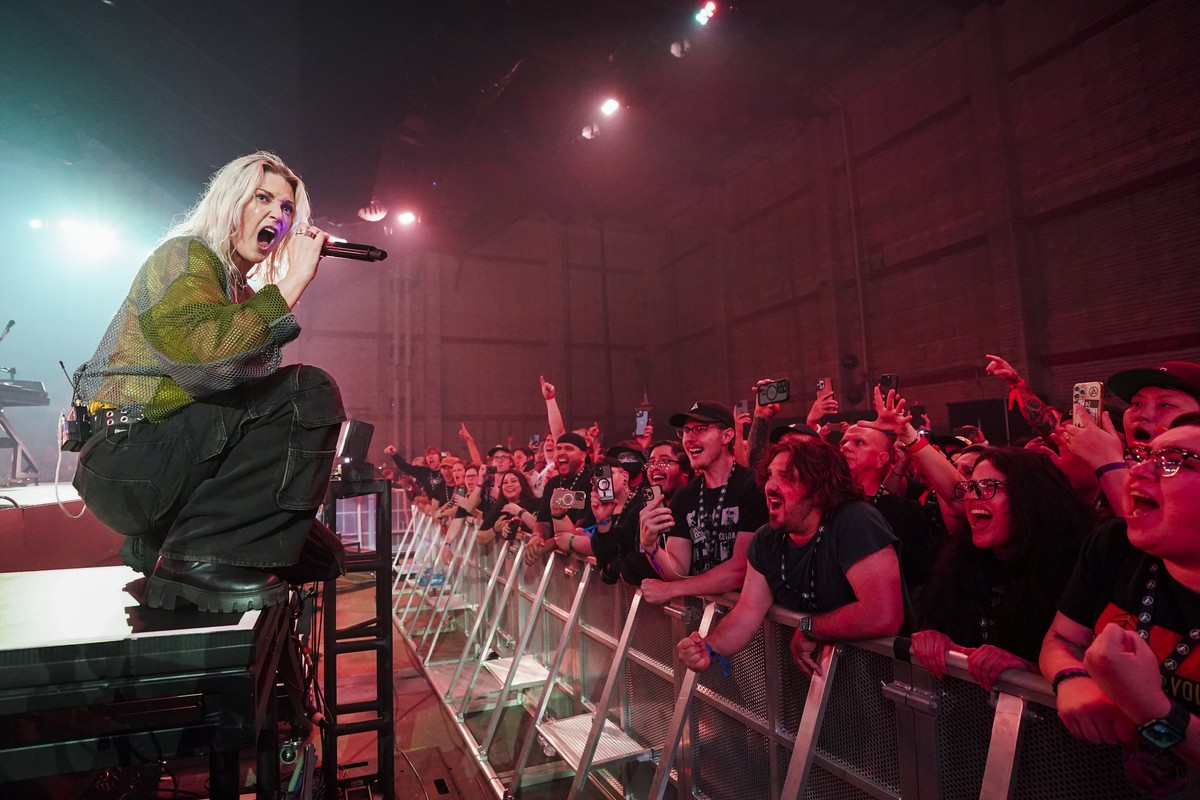 Emily Armstrong of Linkin Park performs on Thursday, Sept. 5, 2024, in Los Angeles. It was announced on Thursday that Dead Sara's Emily Armstrong would join as the band's new co-singer and s ...