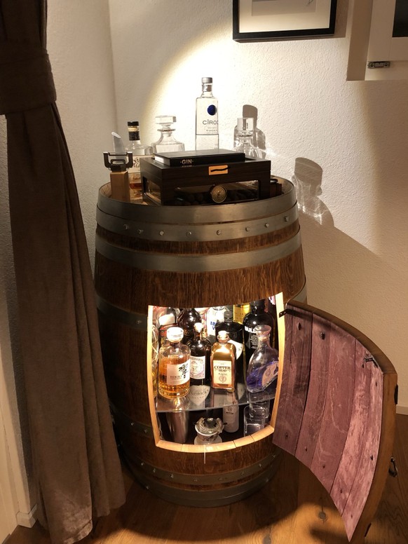 Soso, du willst fÃ¼r zu Hause eine kleine Bar? Okay, wir sagen dir, was du brauchst
Meine cocktailbar braucht noch ein paar essentials. Guter artikel um diese noch aufzustocken