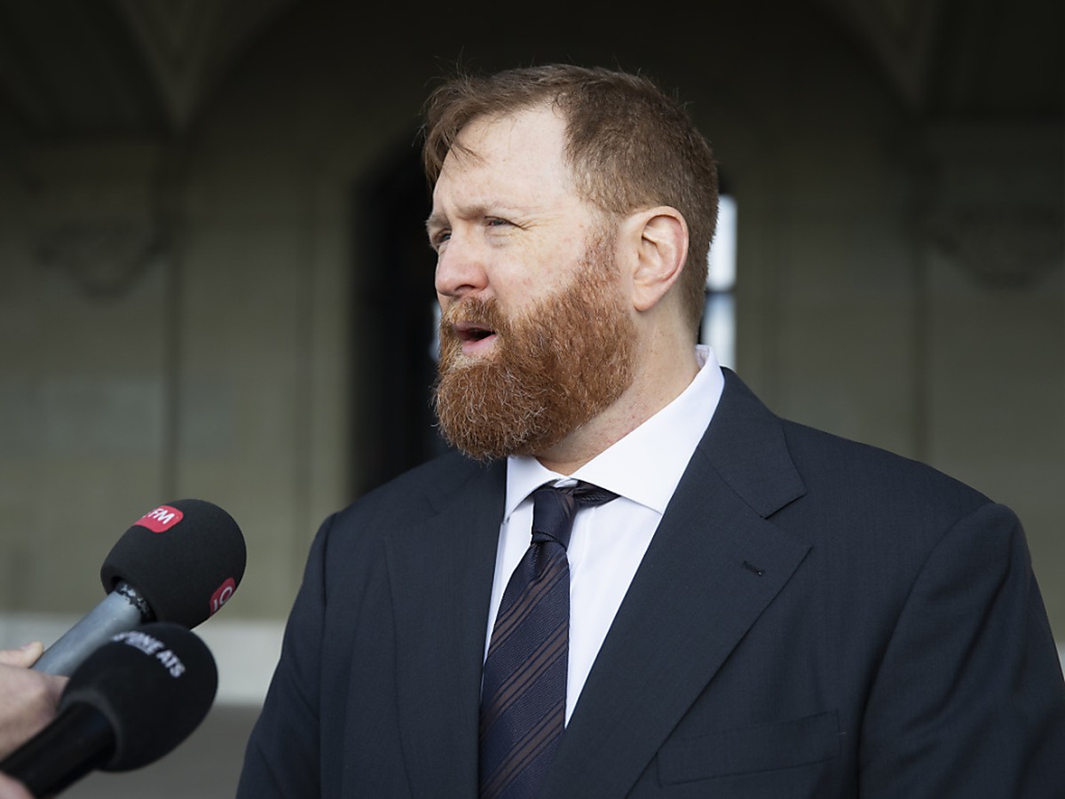 Erwin Sperisen en 2019, lors de la remise d'une lettre au Parlement f