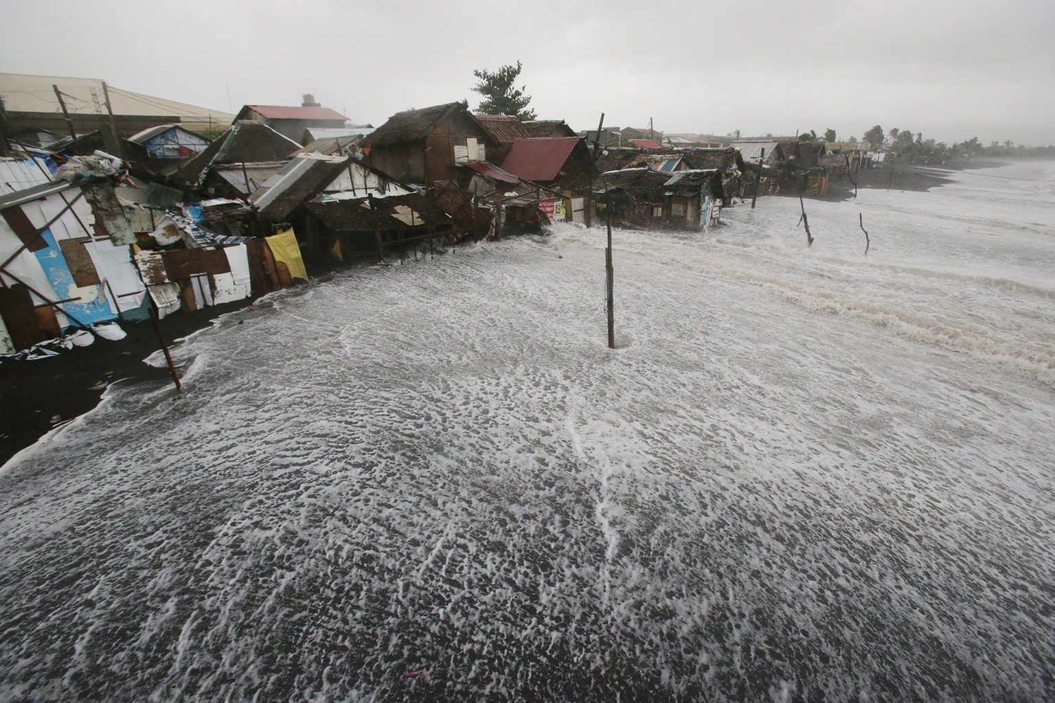 Im Gegensatz zum letztjährigen Taifun Haiyan konnten sich dieses Mal viele Menschen rechtzeitig in Sicherheit bringen.&nbsp;