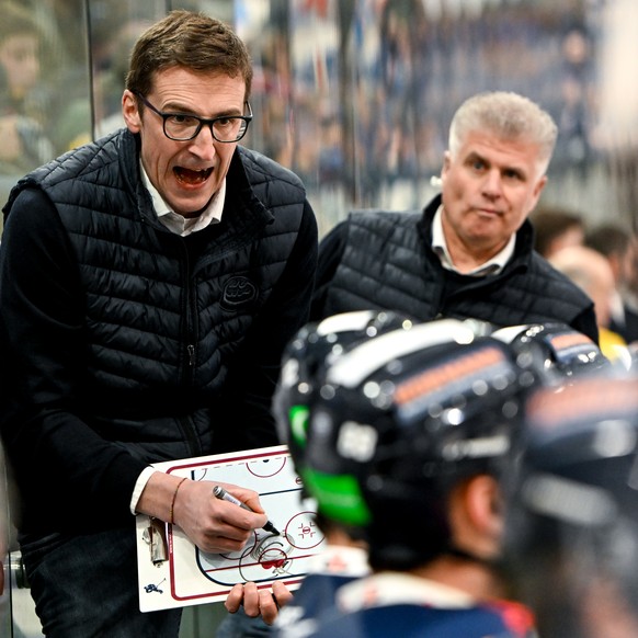 Head coach Luca Cereda (HCAP) tries to motivate his players, during the play-in game of National League Swiss Championship 2024/25 between HC Ambri Piotta and EHC Kloten at the ice stadium Gottardo Ar ...