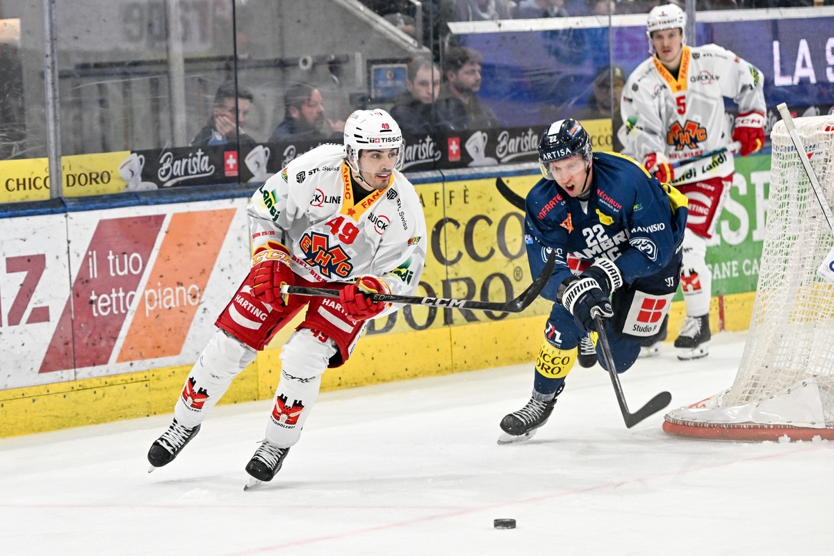 Miro Zryd (EHCB) left chased by Diego Kostner (HCAP) right, during the regular season National League game between HC Ambri Piotta and EHC Biel at the ice stadium Gottardo Arena, Switzerland, November ...