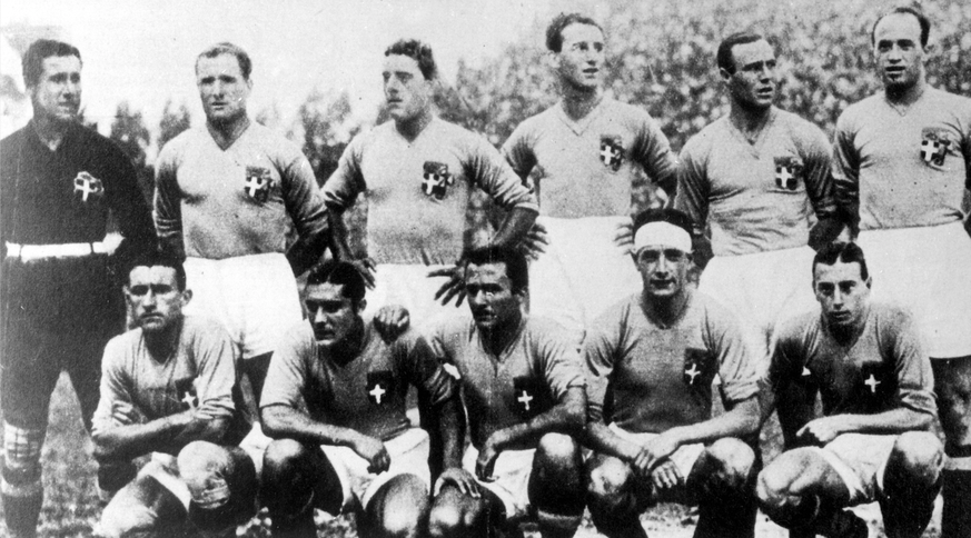 The Italian Football Team 1934 World Cup back (L-R), Giampiero Combi, Luis Monti, Attilio Ferraris, Luigi Allemandi, Enrique Guaita, Giovanni Ferrari, front: Angelo Schiavio, Giuseppe Meazza, Eraldo M ...