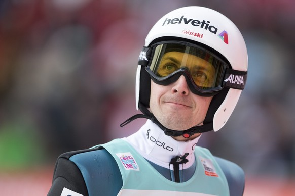 Simon Ammann of Switzerland reacts at the men&#039;s ski jumping FIS World Cup in Engelberg, Switzerland, on Sunday, December 18, 2016. (KEYSTONE/Urs Flueeler)
