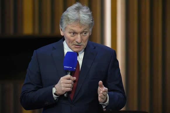 Kremlin spokesman Dmitry Peskov speaks to journalists prior to Russian President Vladimir Putin&#039;s annual news conference and call-in show at Gostinny Dvor in Moscow, Russia, Thursday, Dec. 19, 20 ...