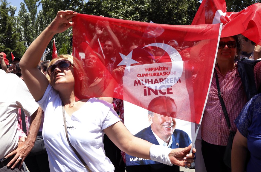 Supporters listen to Muharrem Ince, presidential candidate of Turkey&#039;s main opposition Republican People&#039;s Party, during an election rally in Ankara, Turkey, Tuesday, June 5, 2018. Ince is s ...