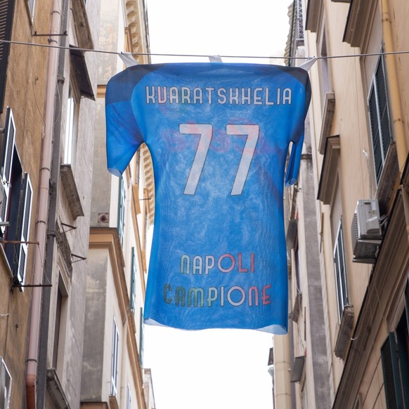 Italy: Waiting the victory of championship in Naples Shirt of SSC Napoli player Khvicha Kvaratskhelia hanging in an alley in the Spanish quarters of Naples Naples Italy Copyright: MatteoxNardone