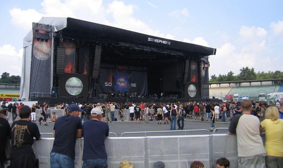 Das Astroworld-Festival – wie die Show zum Albtraum wurde in 6 Punkten\nMein Beileid den Angehörigen der Opfer!

Wer aber hier nach den Schuldigen sucht, der hat noch nie mit Grossanlässen zu tun geha ...