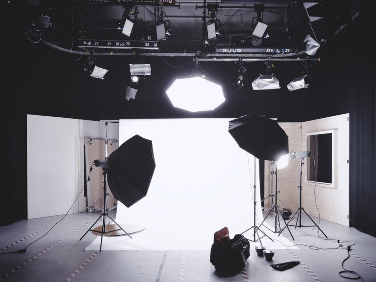 Fotostudio
https://unsplash.com/photos/aS4Duj2j7r4