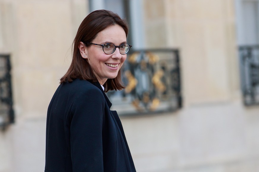 epa07478317 Newly appointed French Foreign Affairs Junior Minister Amelie de Montchalin leaves the weekly cabinet meeting at the Elysee Palace in Paris, France, 01 April 2019. EPA/CHRISTOPHE PETIT TES ...