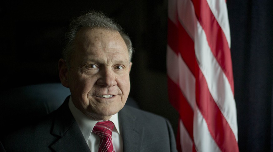 Roy Moore, Oberster Richter des Bundesstaates Alabama und überzeugter Gegner der Homo-Ehe, wurde von der Justizaufsicht zurückgepfiffen.