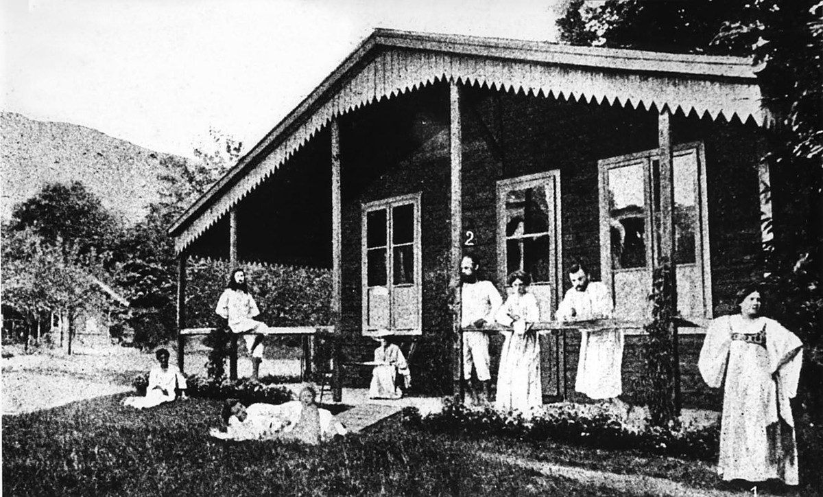 Aussenansicht des Teehauses der Sonnen-Kuranstalt auf dem Monte Verita, undatierte Aufnahme. Die von der Pianistin Ida Hofmann, dem Industriellensohn Henri Oedenkoven und den beiden Bruedern Karl und  ...