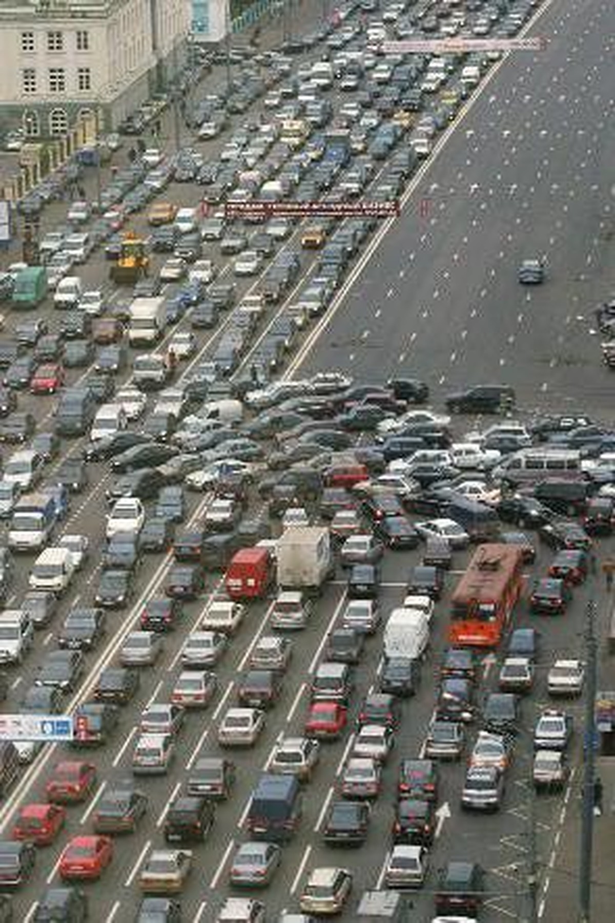 Stau-Bilder für das ultimative Gotthard-Feeling zu Ostern