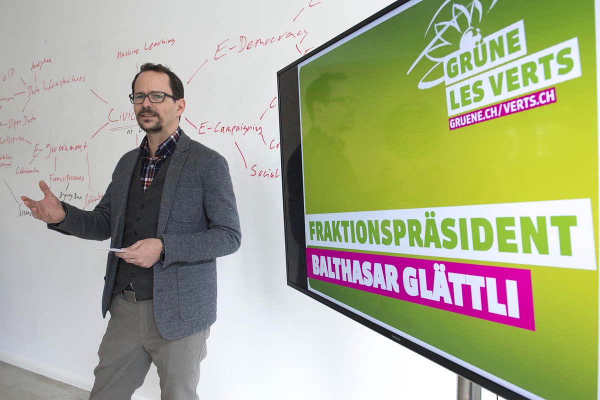 Balthasar Glaettli, Fraktionspraesident Gruene, an der Medienkonferenz "Bilanz - Analyse Zukunftsperspektive", am Mittwoch 5. April 2017, in Bern. (KEYSTONE/Marcel Bieri)