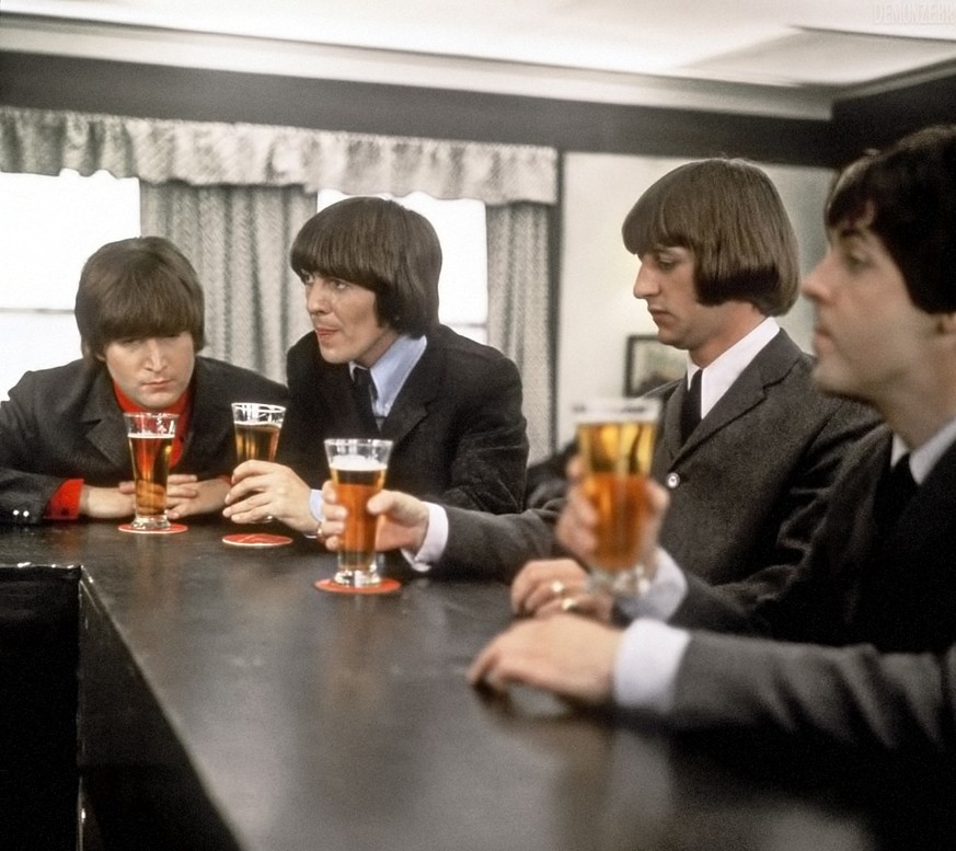 the beatles bier help 1965 film musik england http://demonzebr.tumblr.com/post/150463406042/help-1965