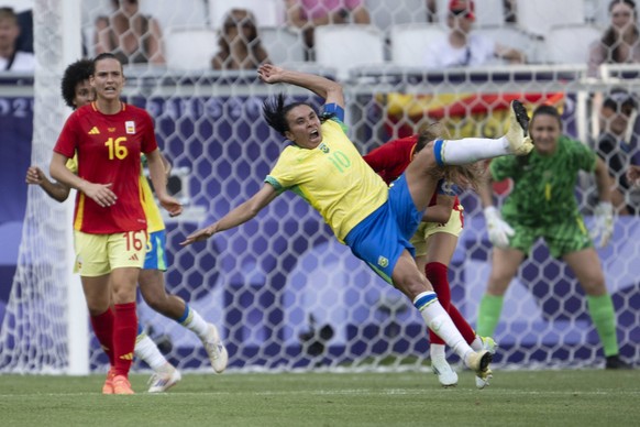 Marta with raised foot resulting in red card during the women s football match between Brazil and Spain at the Olympic Games, Olympische Spiele, Olympia, OS Paris 2024 at Stade Bordeaux in Bordeaux, F ...