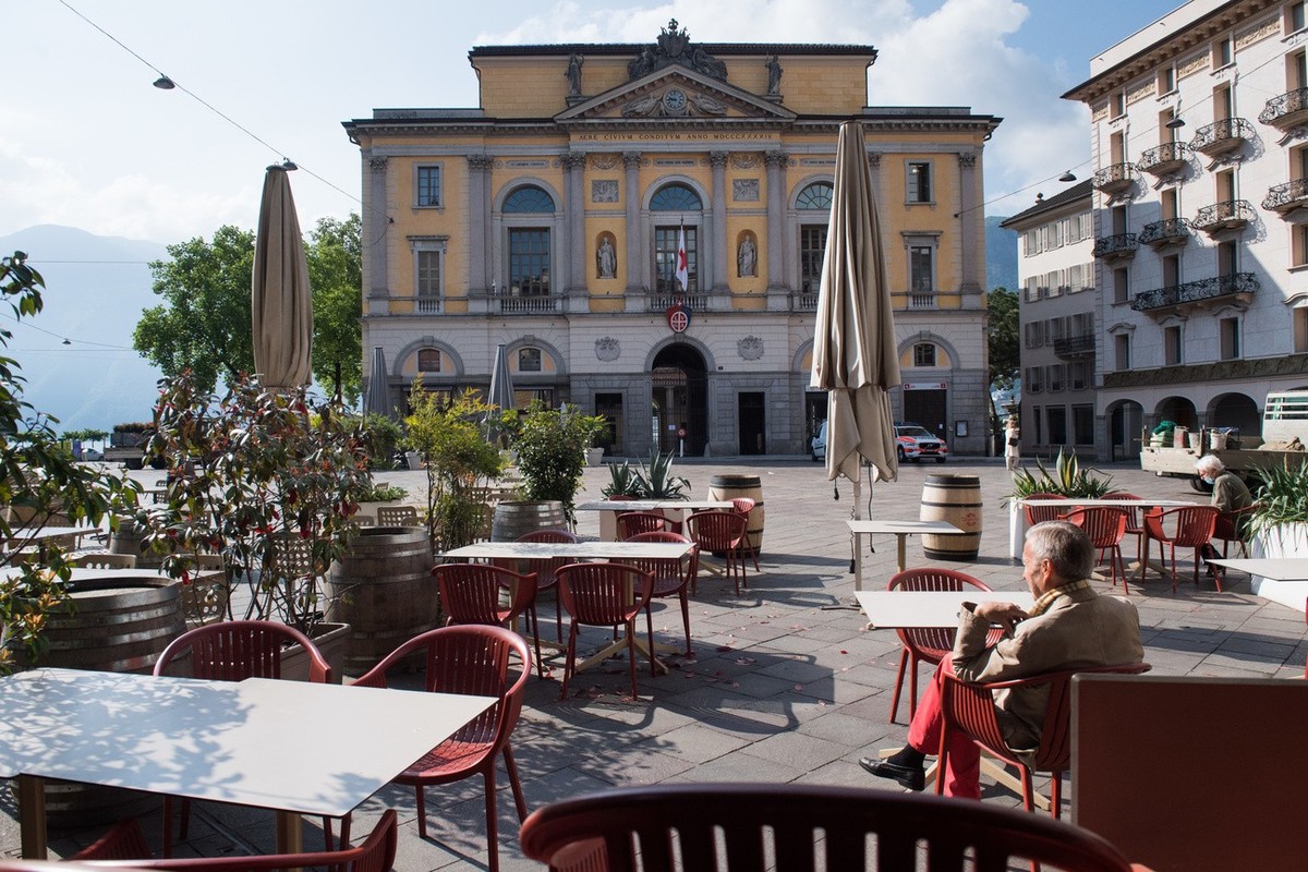 L'association professionnelle Gastro Ticino constate une baisse du nombre de candidatures provenant du nord de l'Italie. Les travailleurs hautement qualifiés en particulier seraient moins in ...