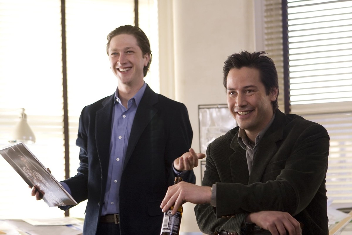 Keanu Reeves and Ebon Moss-Bachrach in Das Haus am See (2006)
The Lake House