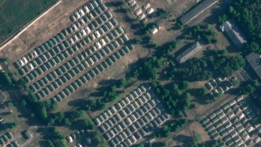 Die Satellitenaufnahme zeigt ein Zeltlager in Belarus: Dort könnten die Wagner-Soldaten untergebracht werden.