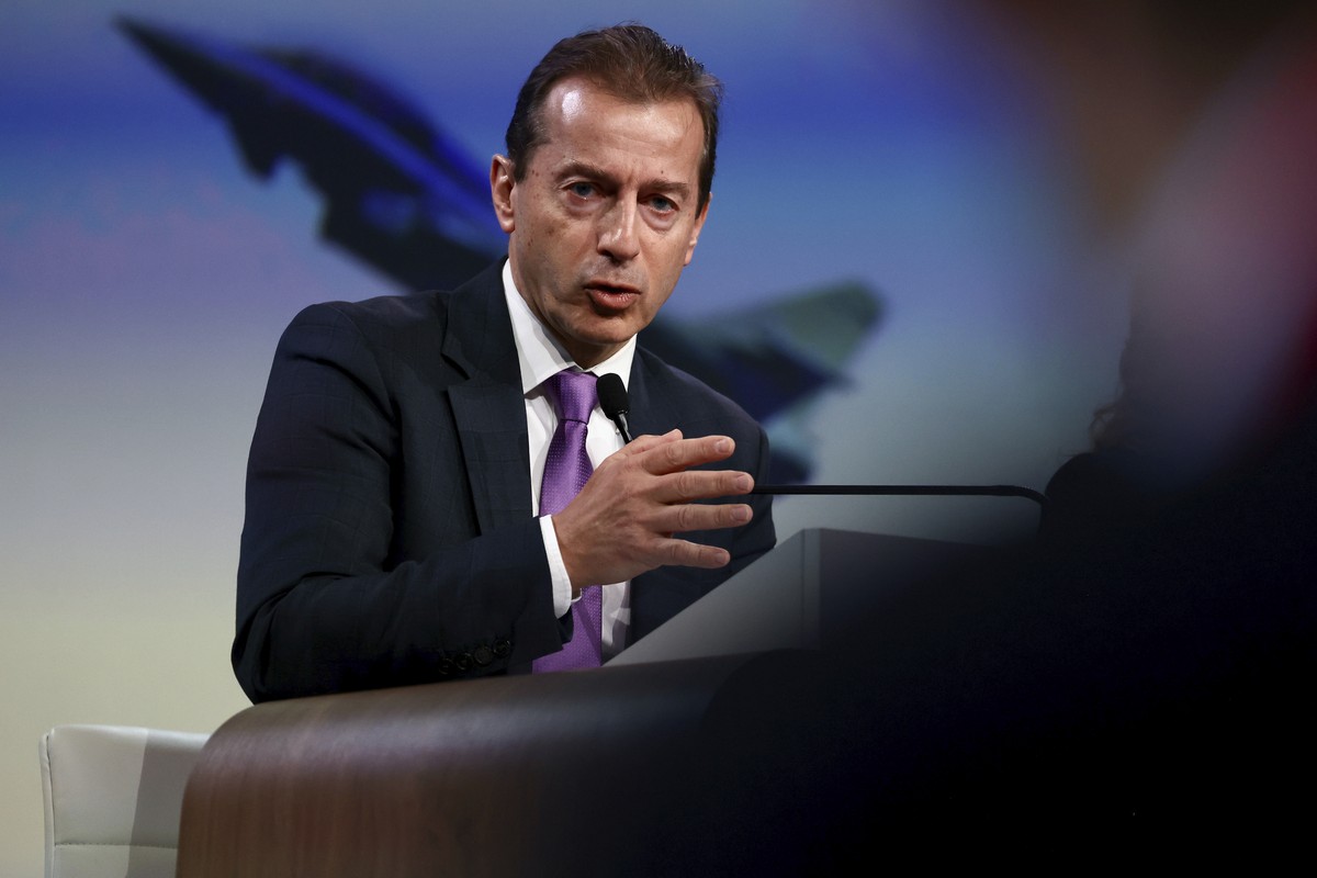 Airbus CEO Guillaume Faury presents the European aerospace giant full year results, in Blagnac, near Toulouse, southwestern France, Thursday, Feb. 20, 2025. (AP Photo/Fred Scheiber)