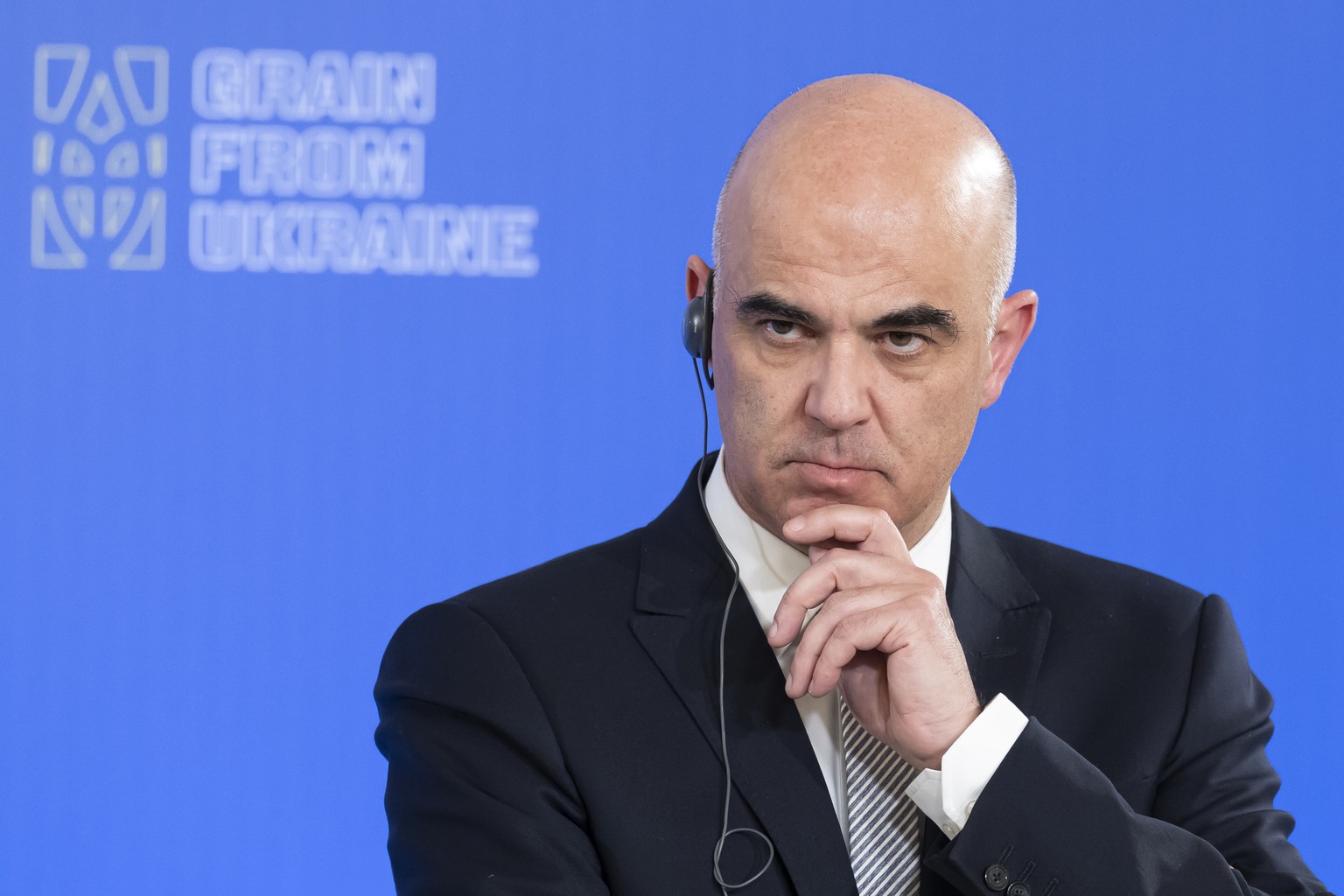 Alain Berset, President of the Swiss Confederation, listens Volodymyr Zelenskyy, President of Ukraine (not pictured) during a presse conference after the International Summit Grain from Ukraine at Mar ...