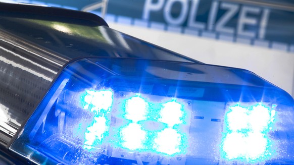 In Zürich ist es kurz nach Mitternacht auf der Quaibrücke zu einem spektakulären Unfall gekommen. (Symbolbild).