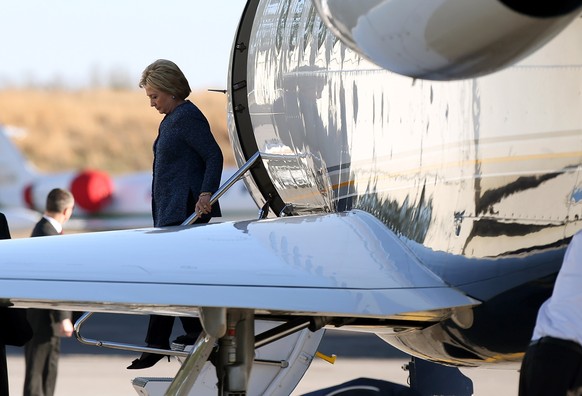 Clinton reist nur in ihrem Privatflugzeug.