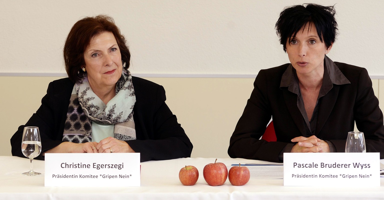 Gemeinsame Sache: Christine Egerszegi und Pascale Bruderer im April 2014 an einer Medienkonferenz zu «Gripen Nein».