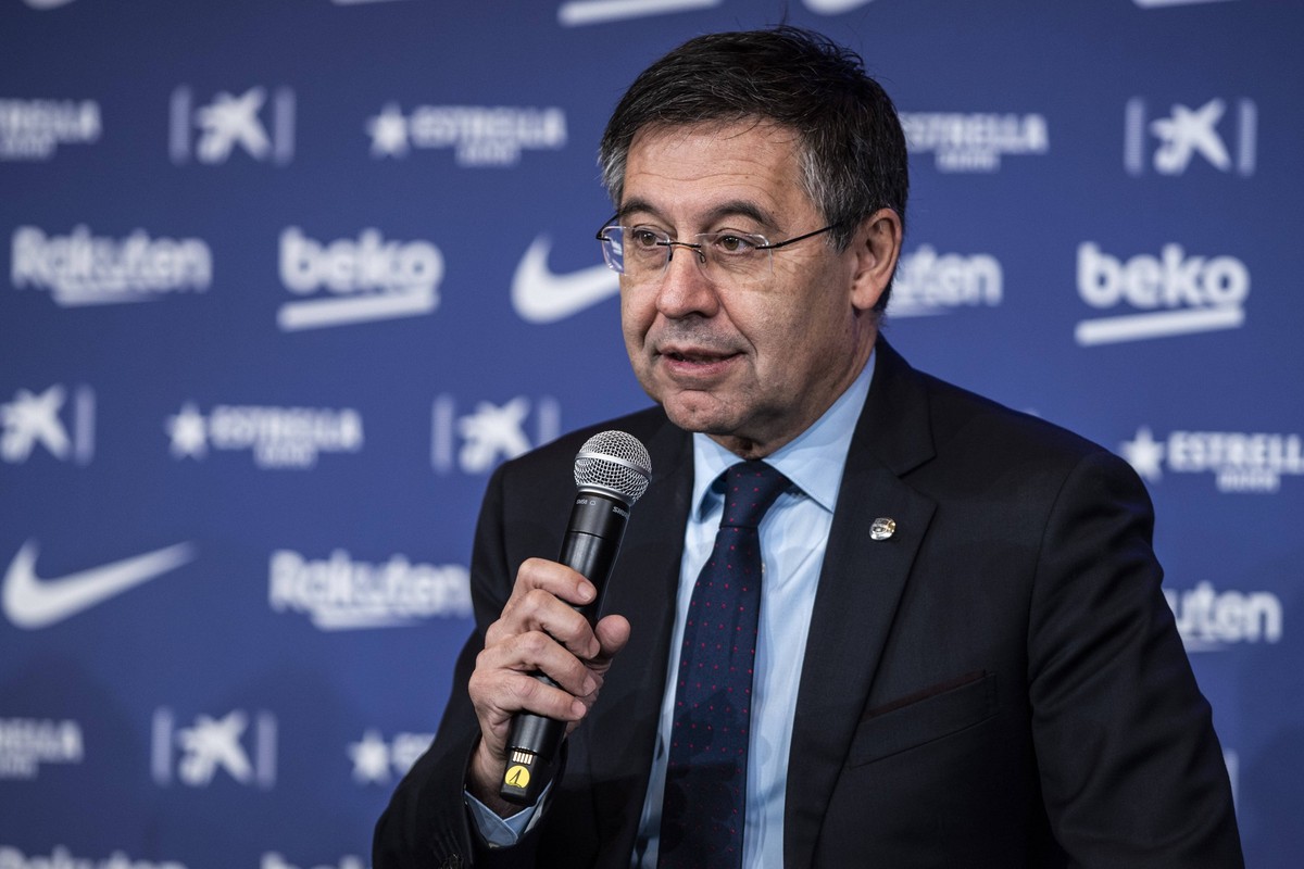 14th January 2020; Camp Nou, Barcelona, Catalonia, Spain; press conference, PK, Pressekonferenz for the introduction of the new manager Barcelona manager Quique Setien; Josep Maria Bartomeu FCBarcelon ...