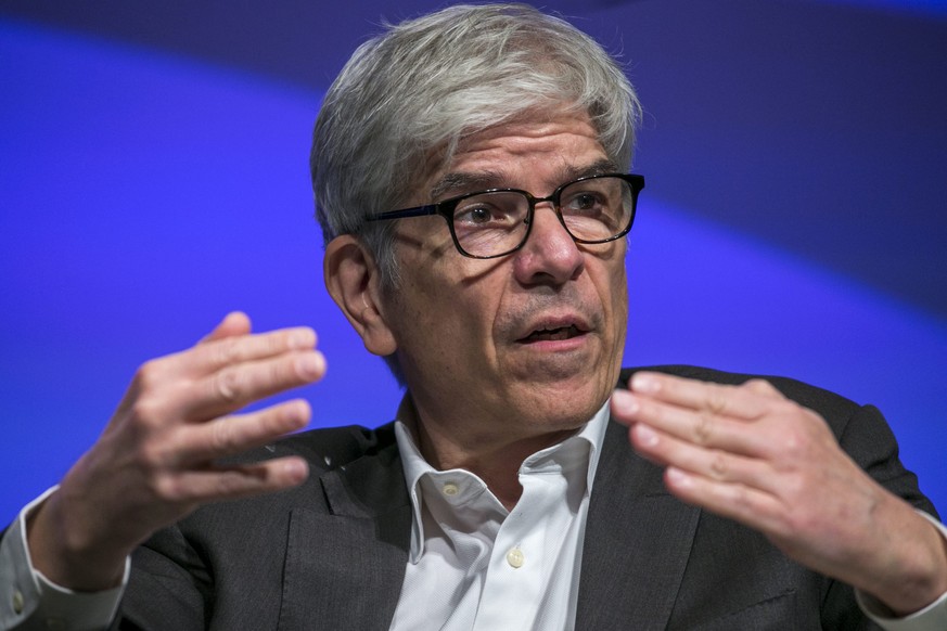 epa05571636 World Bank Chief Economist Paul Romer participates in a conversation about shaping the global development agenda at the World Bank Headquarters in Washington, DC, USA, 05 October 2016. The ...